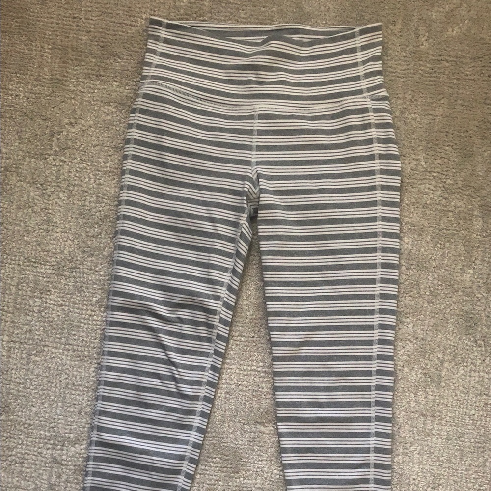 Athleta white striped capri leggings